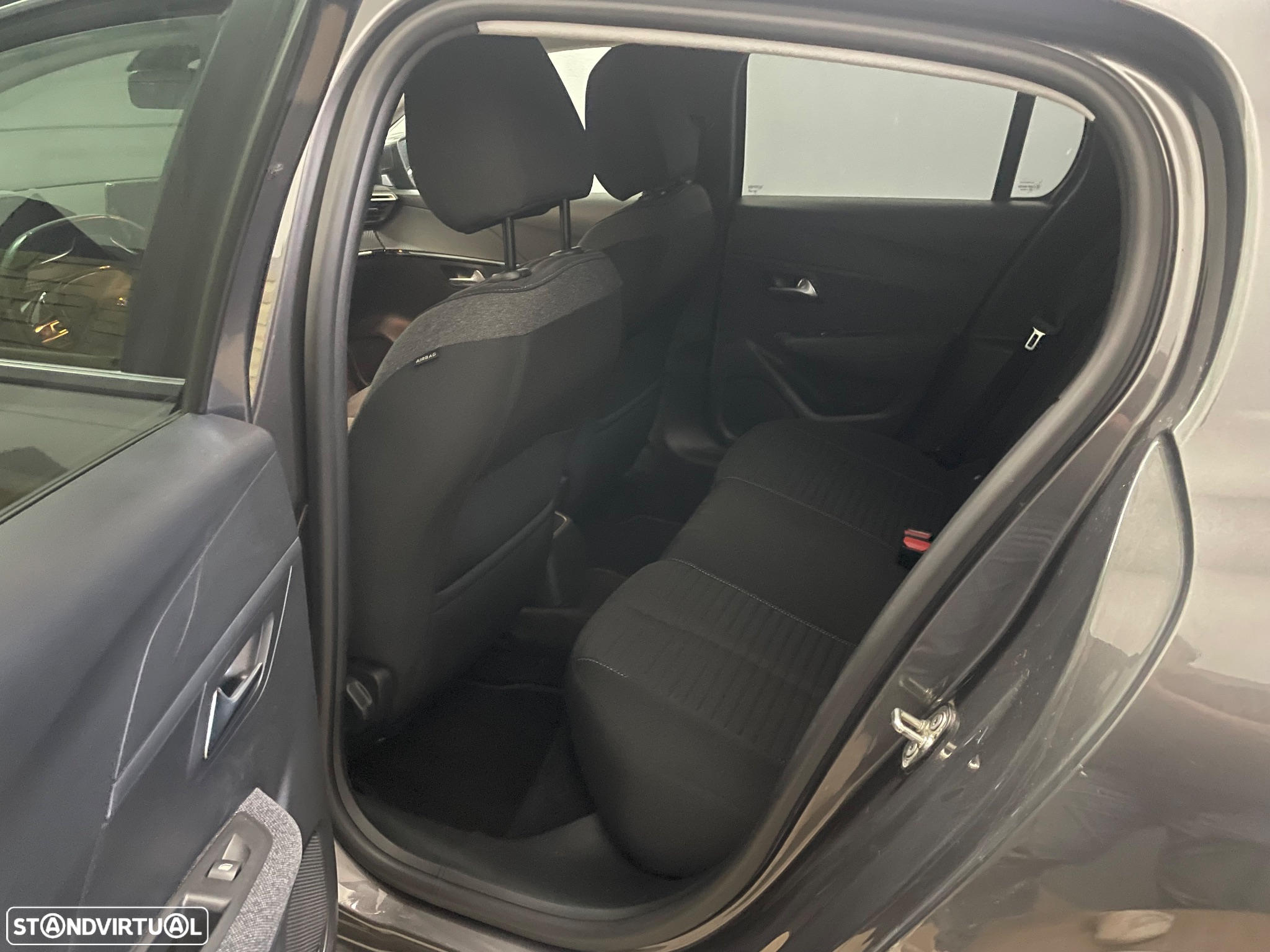 Peugeot 208 1.2 PureTech SE Style - 13