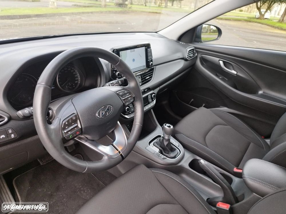 Hyundai i30 1.6 CRDi STyle+Navi 7DCT - 28