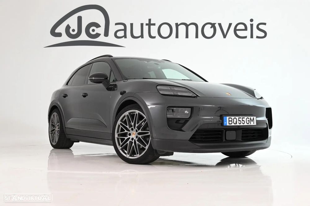 Porsche Macan Electric 4 - 32