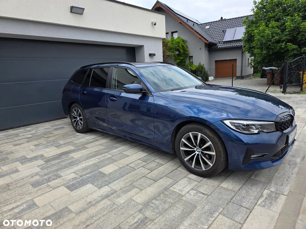 BMW Seria 3 318d mHEV - 8