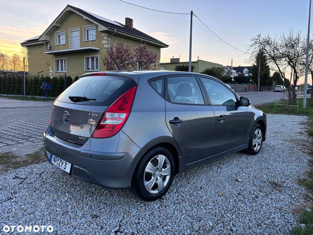 Hyundai i30 1.6 CRDi FIFA WM Edition - 16