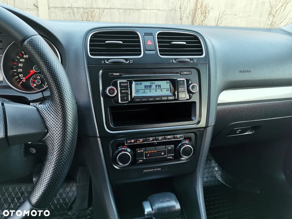 Volkswagen Golf 1.6 Trendline DSG - 25