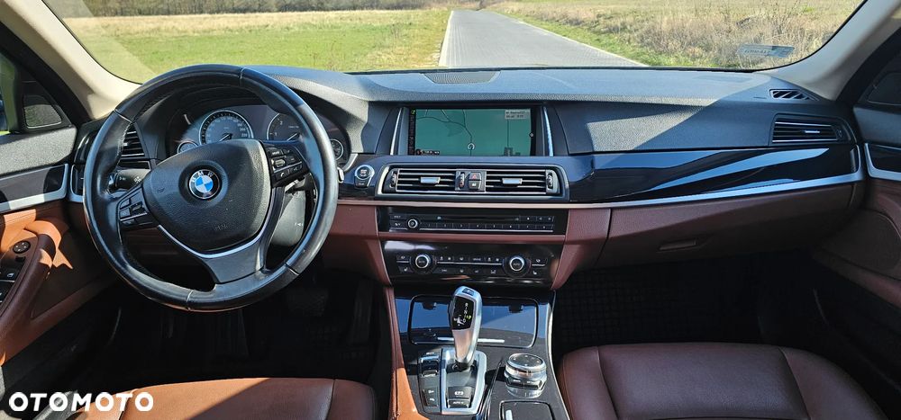 BMW Seria 5 520d xDrive - 8
