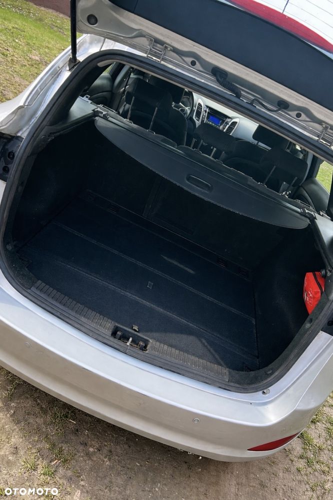 Hyundai i30 1.4 CRDi Classic + - 9