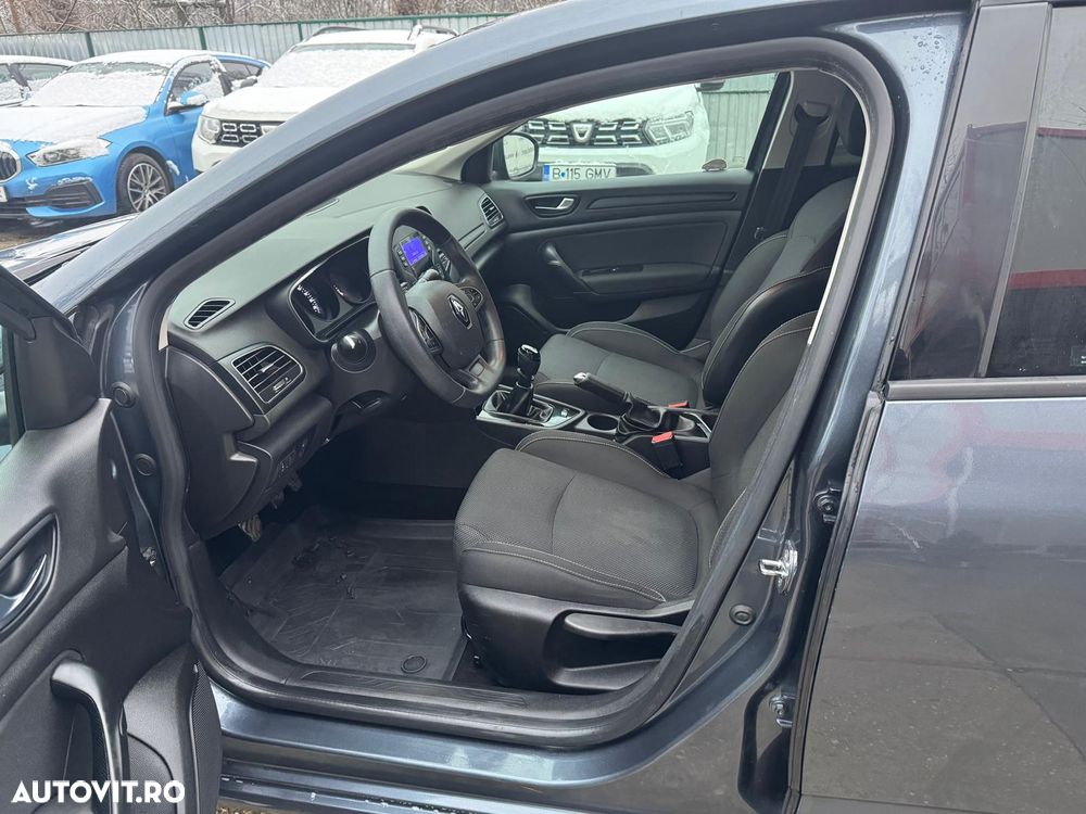 Renault Megane TCe 116 GPF Life - 9