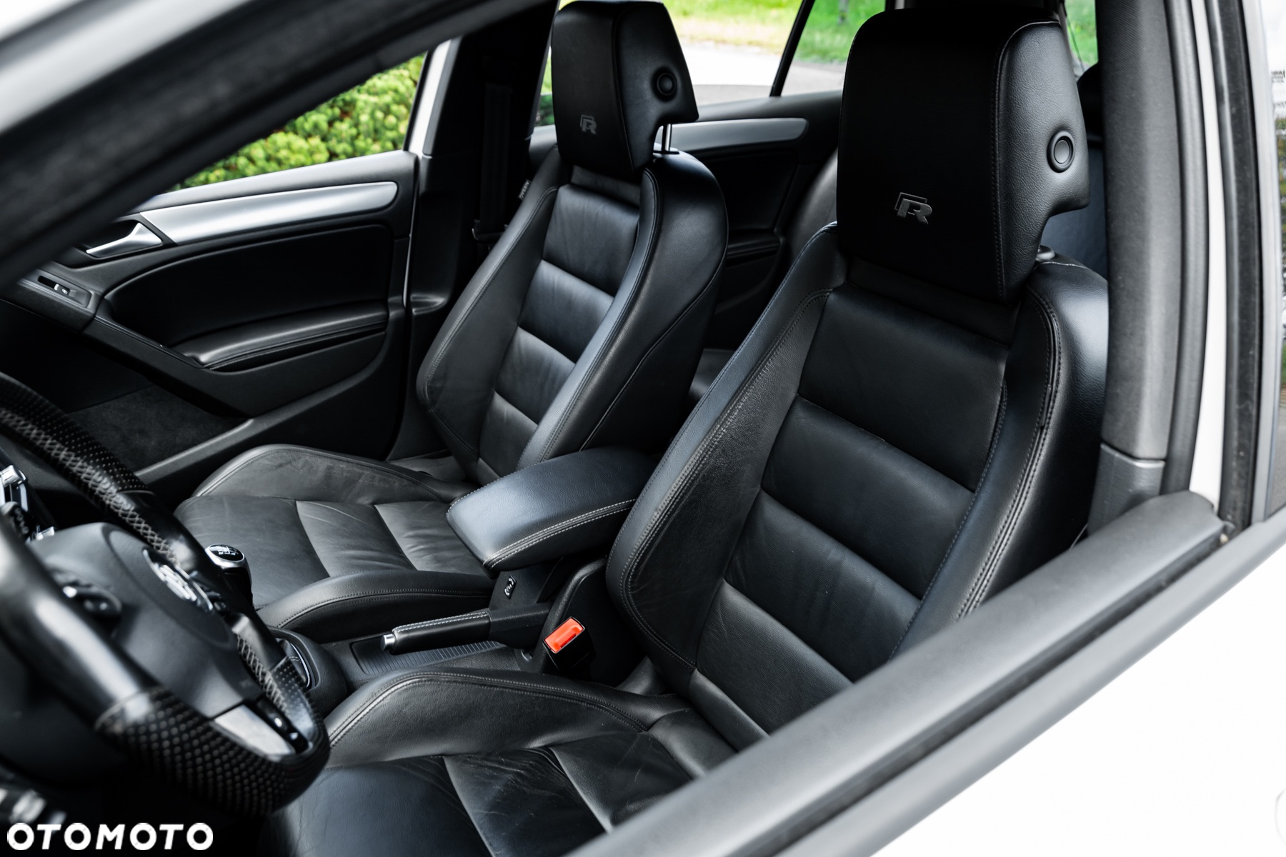 Volkswagen Golf VI 2.0 TSI 4Mot R - 37