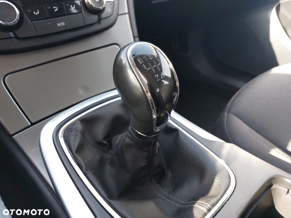 Opel Insignia 1.8 - 19