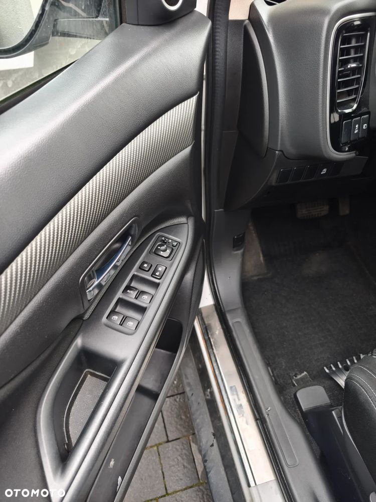 Mitsubishi Outlander 2.0 Intense + CVT - 10