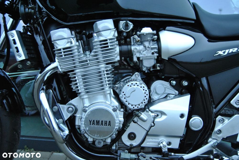 Yamaha XJR - 9