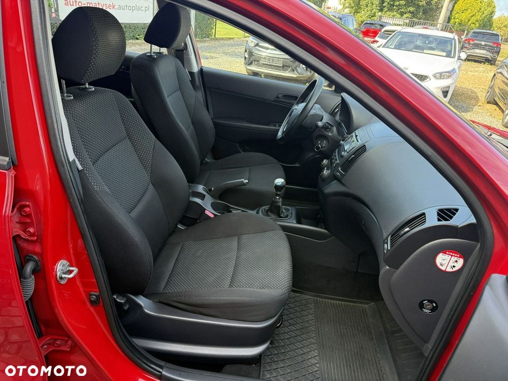 Hyundai i30 1.4 Base + EU5 - 18