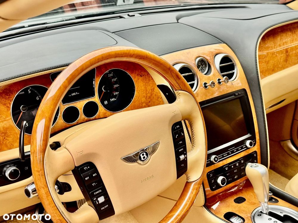 Bentley Flying Spur - 23