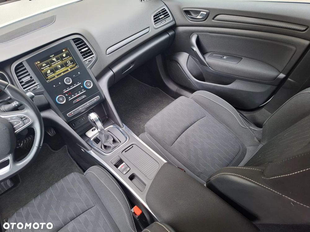 Renault Megane ENERGY TCe 140 EDC LIMITED - 32