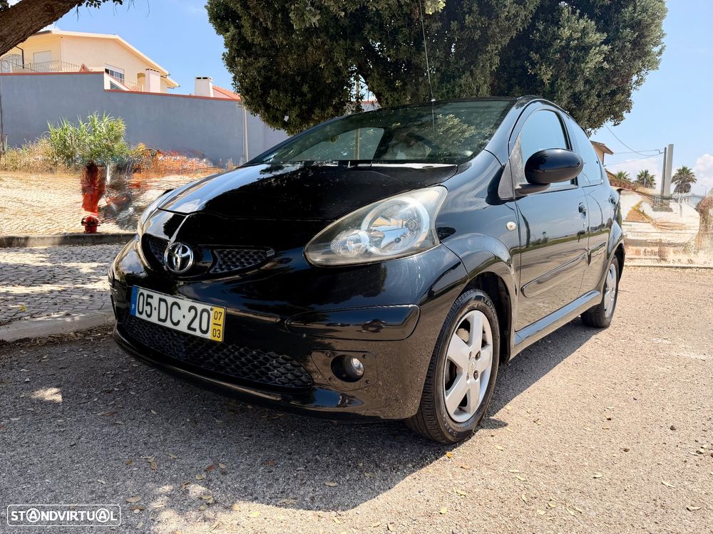 Toyota Aygo 1.0 + Sport Pack MMT - 4