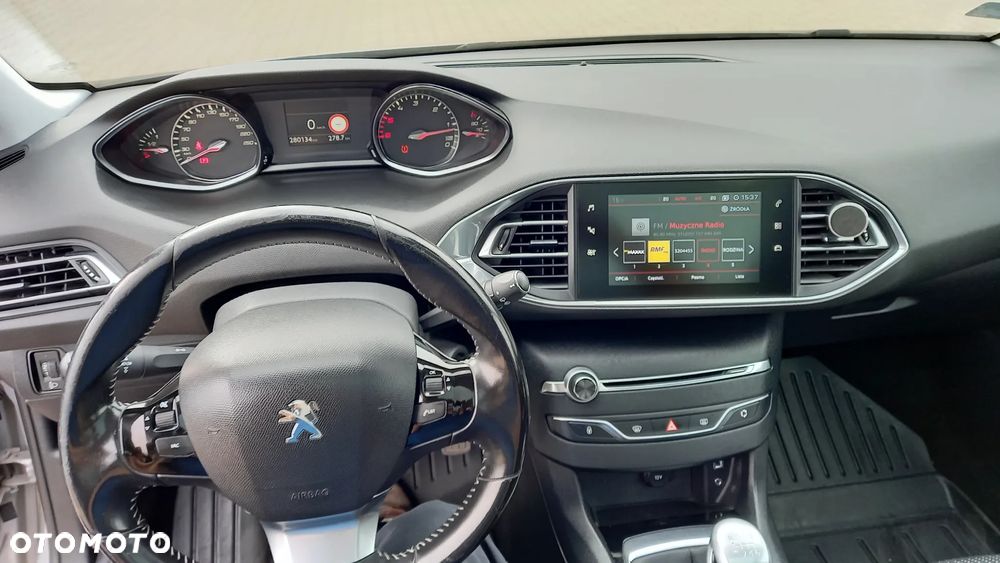 Peugeot 308 1.6 BlueHDi Allure S&S - 26