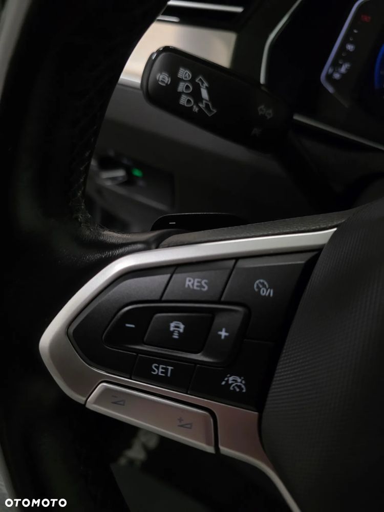 Volkswagen Passat - 22