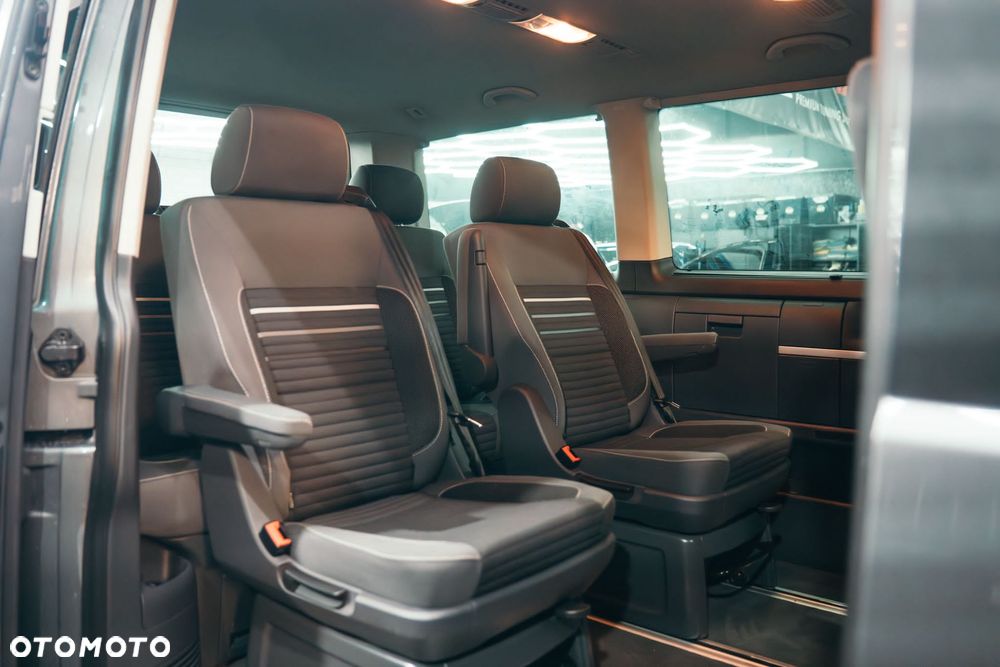 Volkswagen Multivan - 21