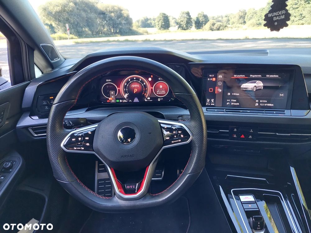 Volkswagen Golf - 8