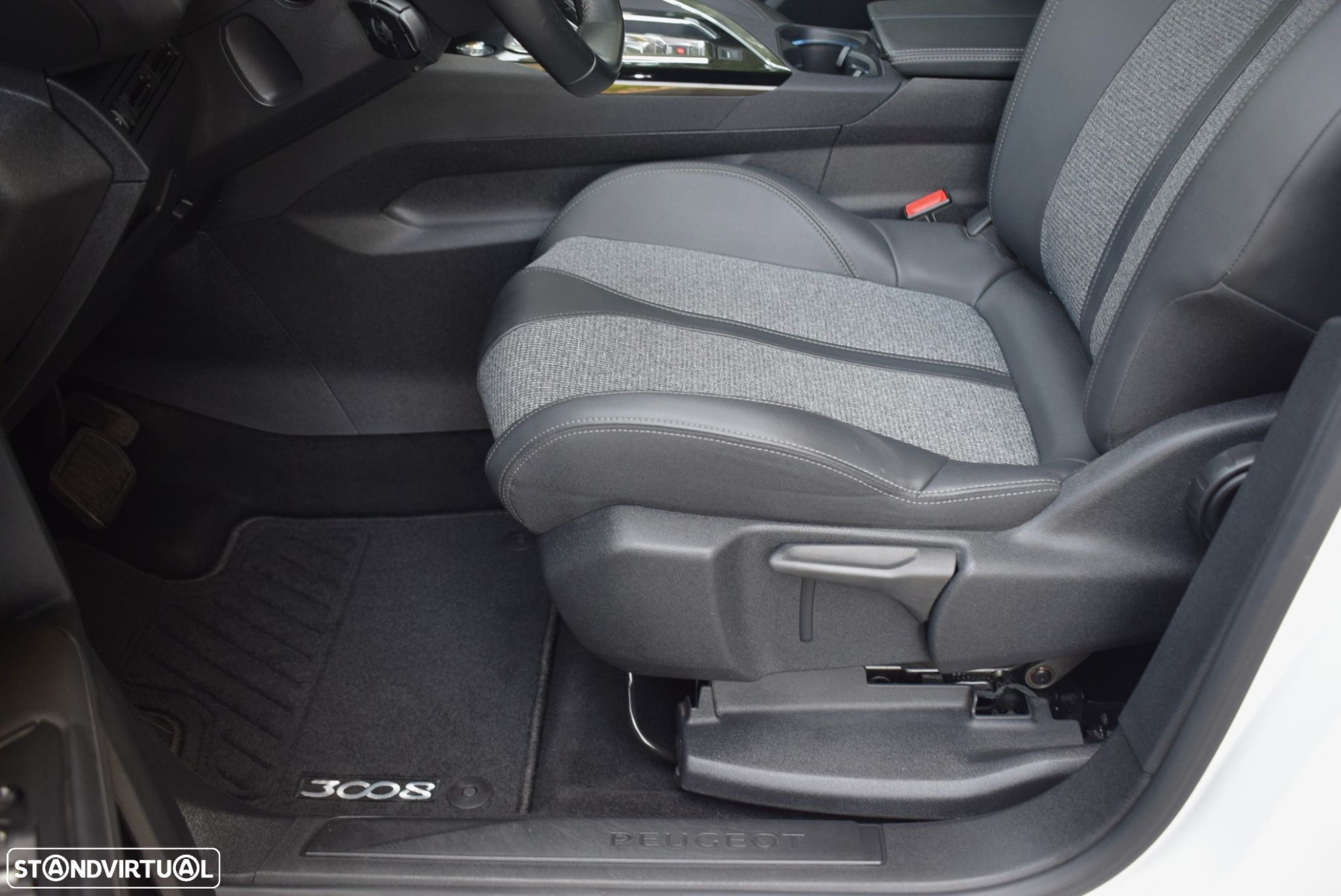 Peugeot 3008 1.2 PureTech Allure EAT8 - 30