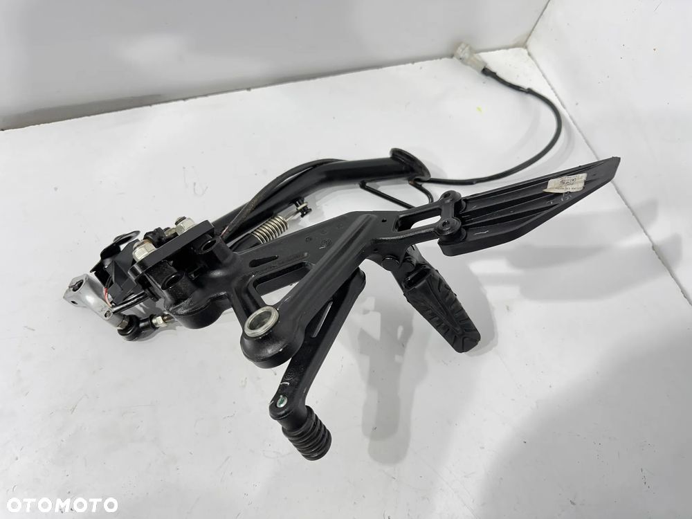 Set podnóżek L Kierowcy KPL    KTM Duke 125   17-23r - 6