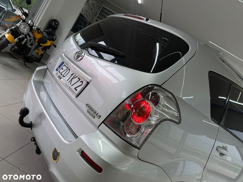 Toyota Corolla Verso 2.0 D-4D Prestige - 37