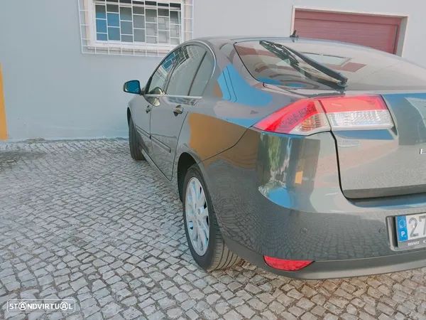 Renault Laguna 2.0 dCi Initiale - 7