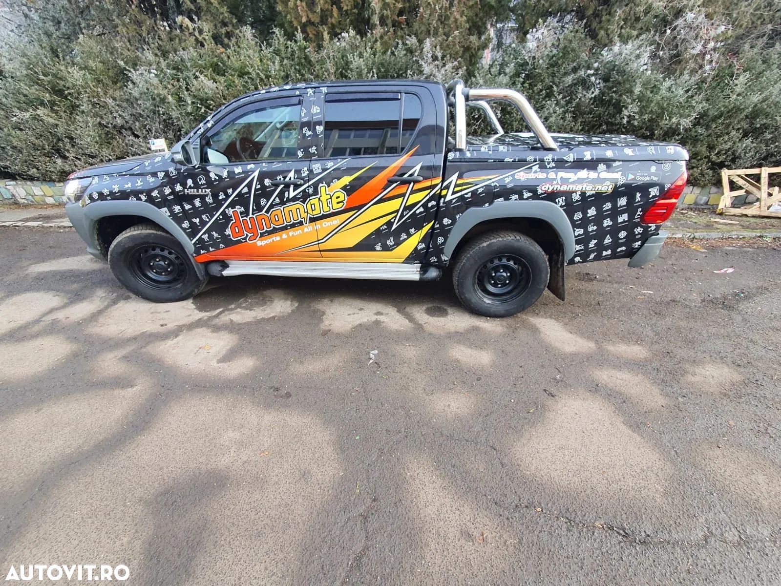 Toyota Hilux - 1