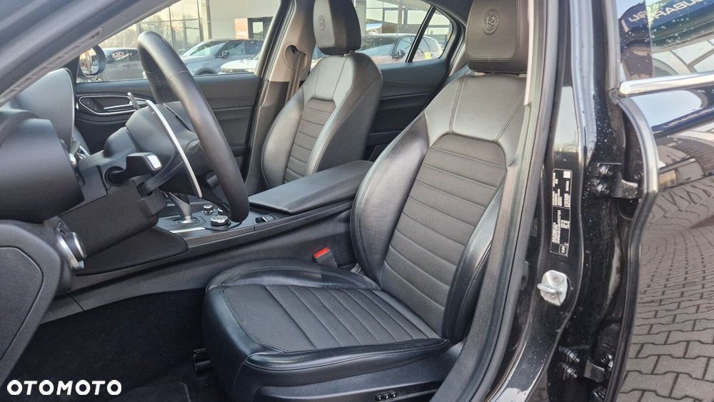 Alfa Romeo Giulia 2.2 D Turbo Super - 13