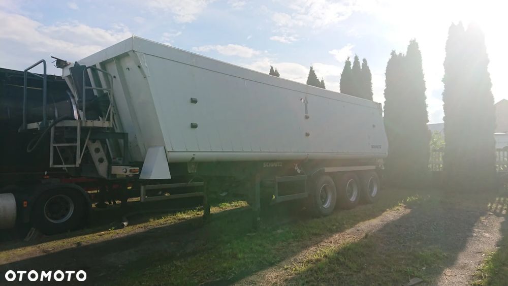 Schmitz Cargobull SKI 24 8.2 - 2