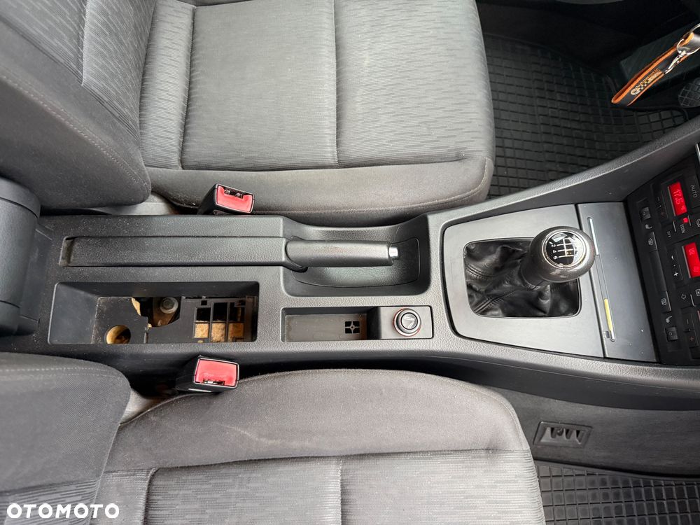 Audi A4 Avant 2.0 TDI - 22