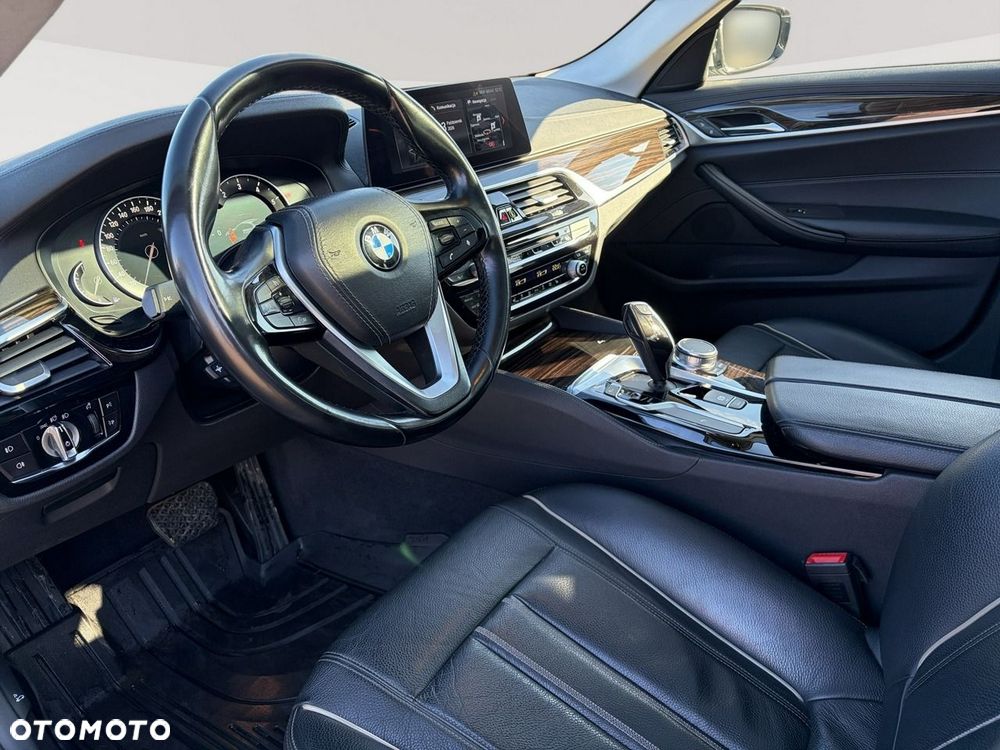 BMW Seria 5 540i xDrive Luxury Line - 8