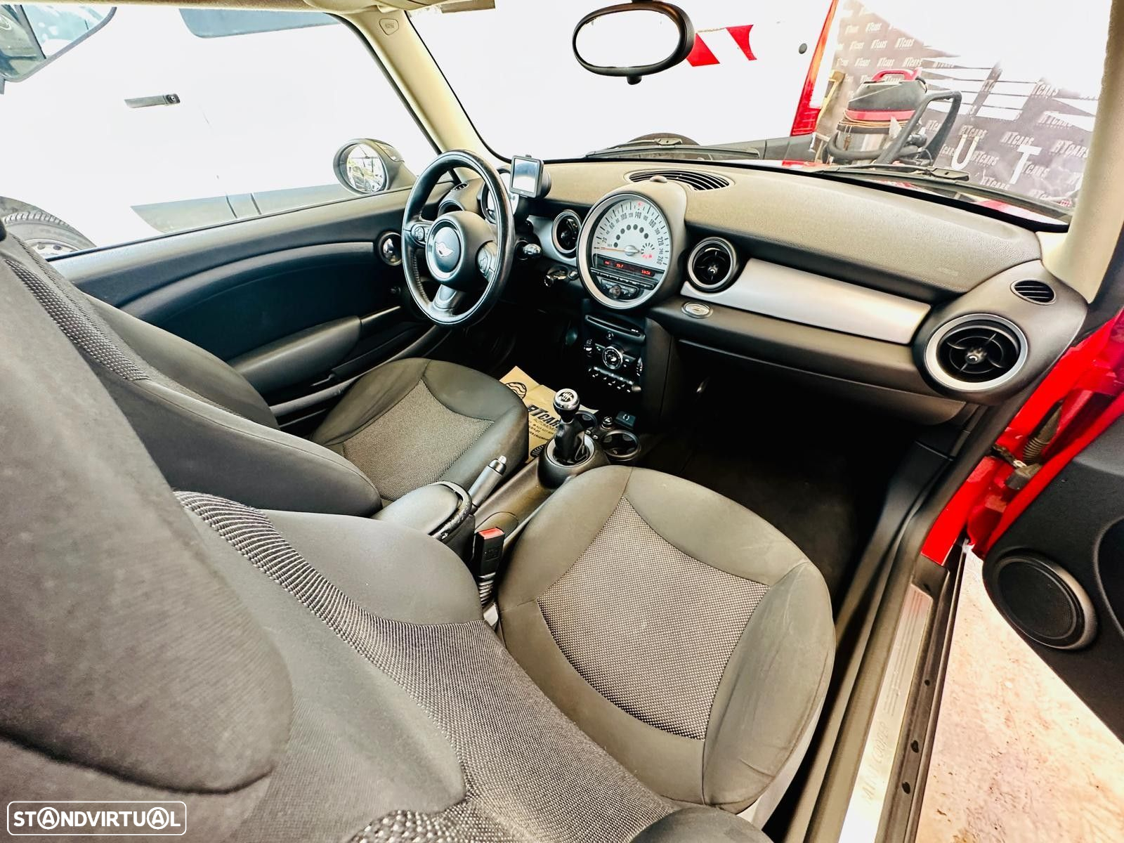 MINI 3 Portas Cooper D - 25