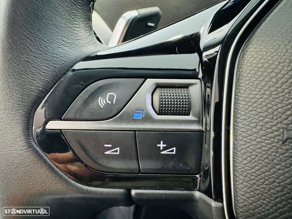 Peugeot 3008 1.2 PureTech Allure Pack EAT8 - 18