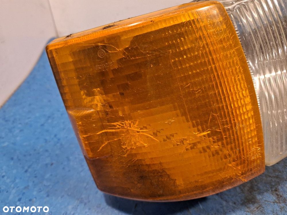 VOLKSWAGEN TRANSPORTER T4 REFLEKTOR PRAWY - 4