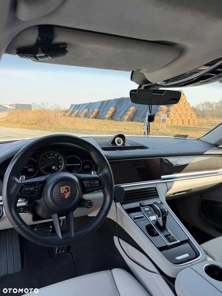 Porsche Panamera Turbo S - 10