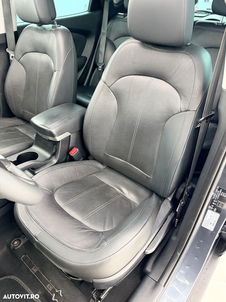 Hyundai ix35 2.0 CRDI 4WD Fifa World Cup Gold Edition - 13