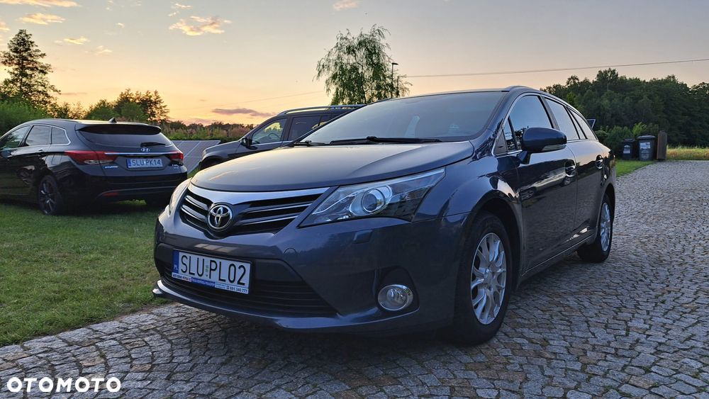 Toyota Avensis 1.8 Premium - 16