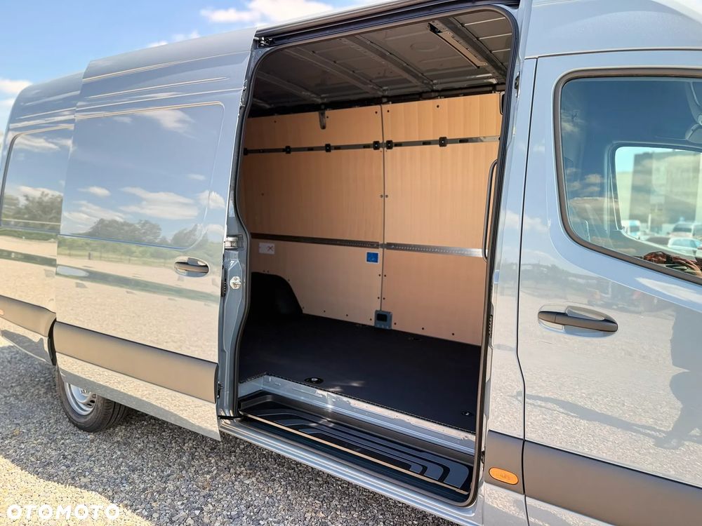 Mercedes-Benz Sprinter - 9