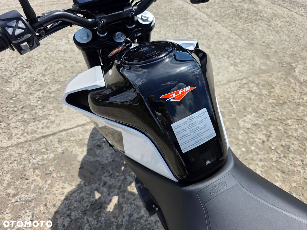 KTM Duke 125 - 20