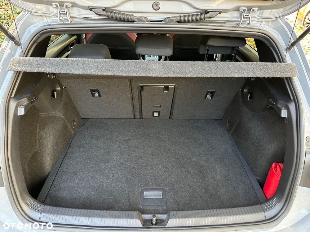 Volkswagen Golf - 22