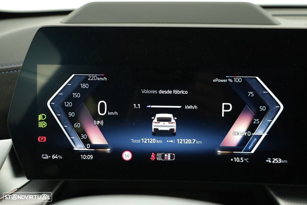 BMW iX2 eDrive20 Pack Desportivo M - 16