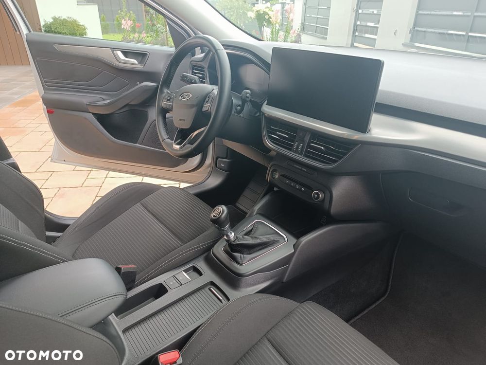 Ford Focus 1.0 EcoBoost Titanium X - 11