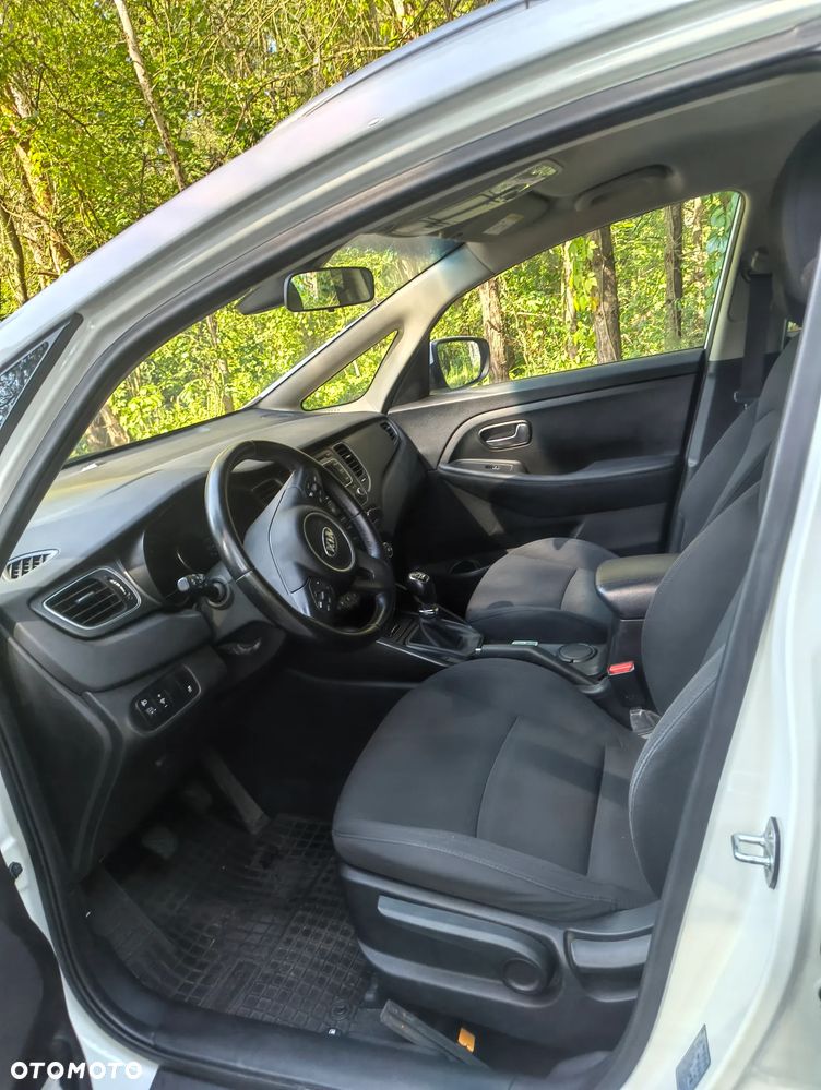 Kia Carens 1.6 GDI S - 10