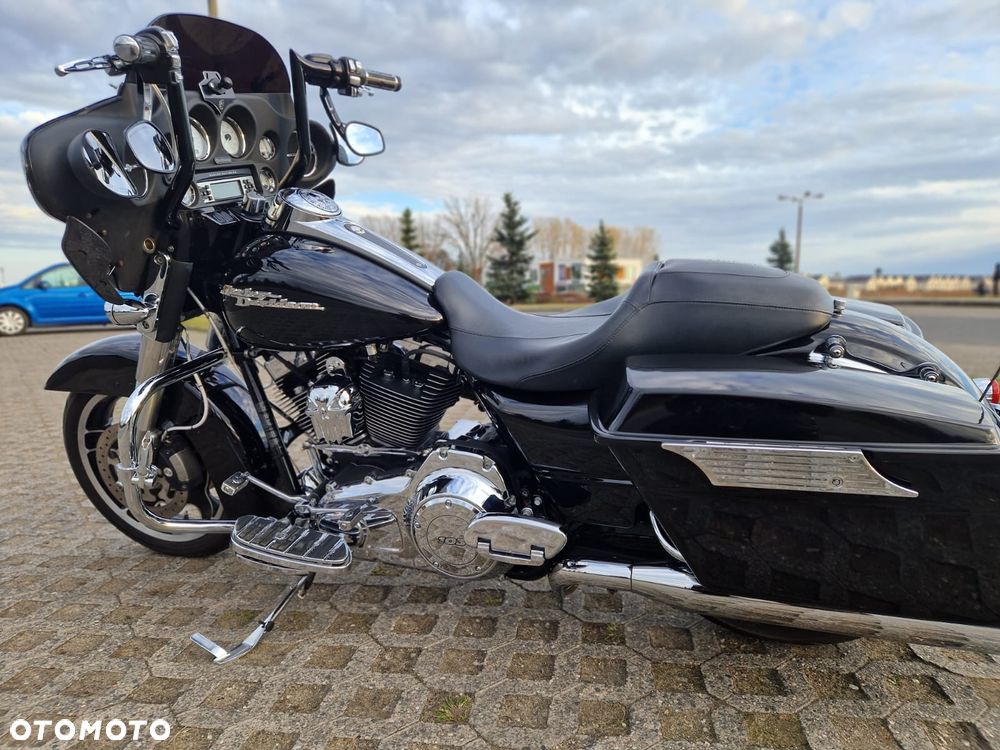 Harley-Davidson Touring Street Glide - 4