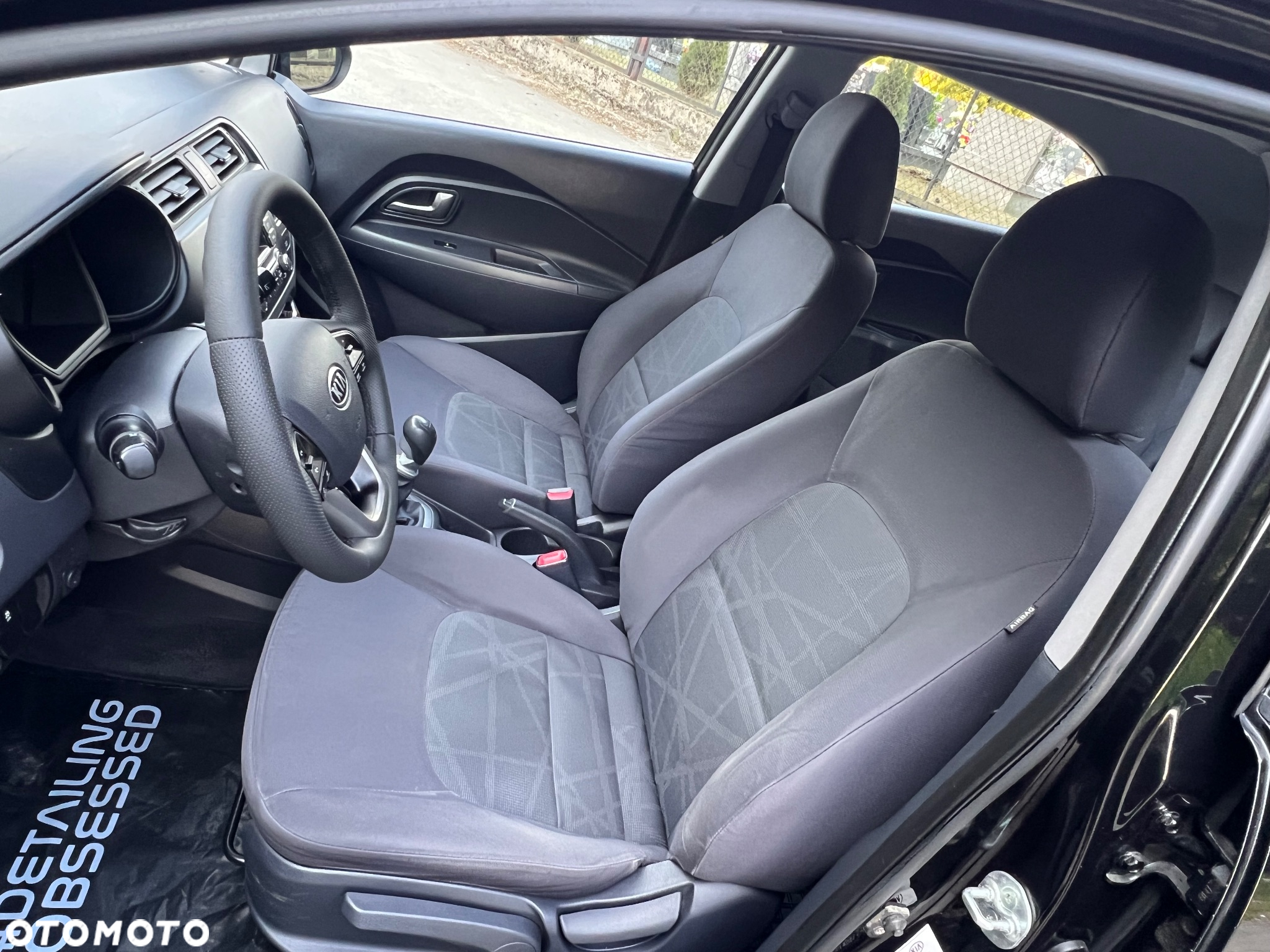 Kia Rio 1.4 L - 24