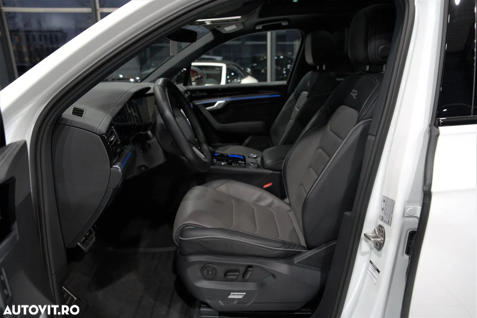 Volkswagen Touareg V6 TDI 4MOTION R-Line - 17