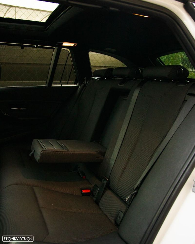 BMW 318 d Touring Auto Line Sport - 9