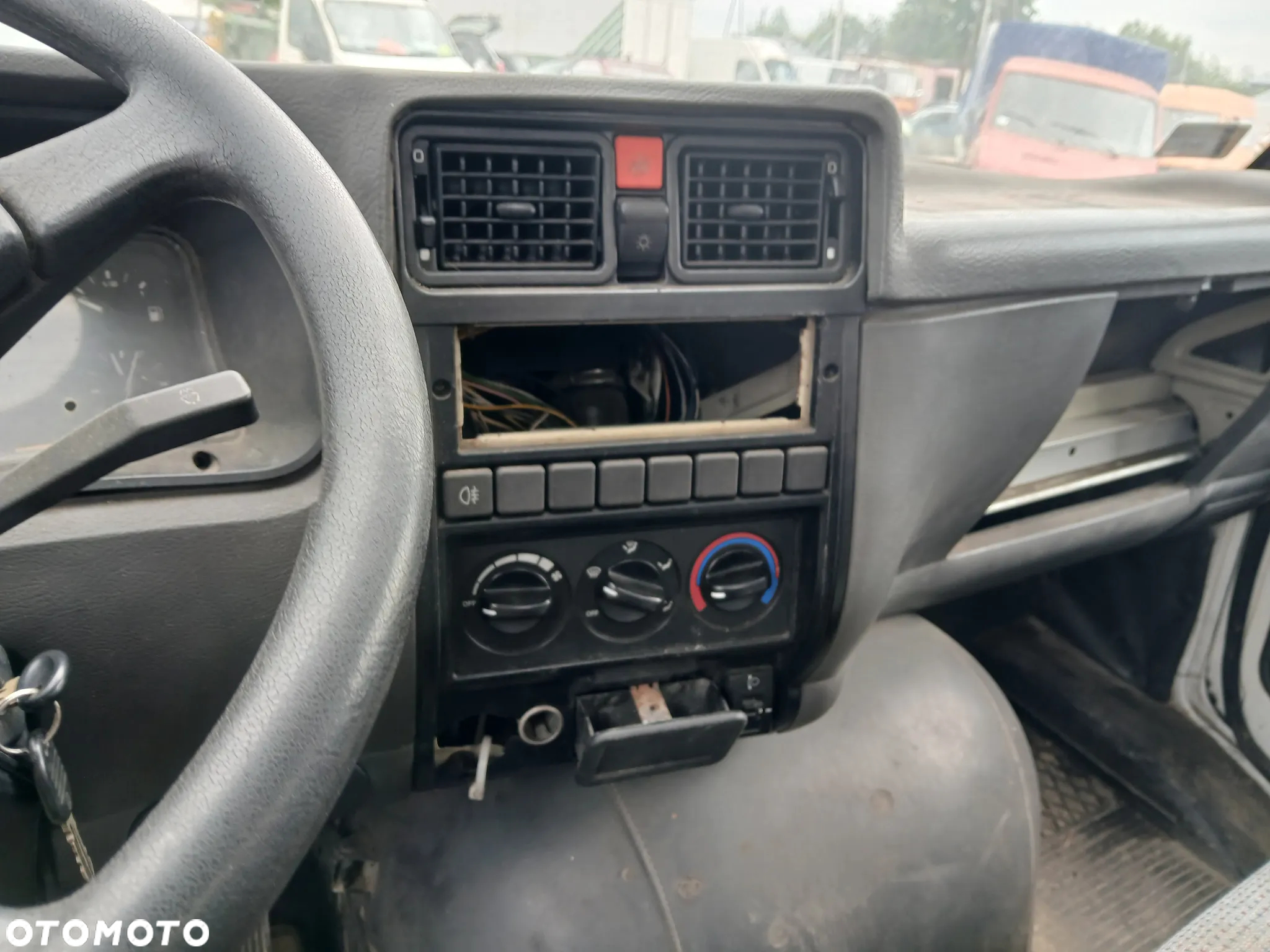 daewoo FS lublin fotel fotele kanapa deska kokpit podsufitka boczek boczki klamka podłokietnik licznik - 4