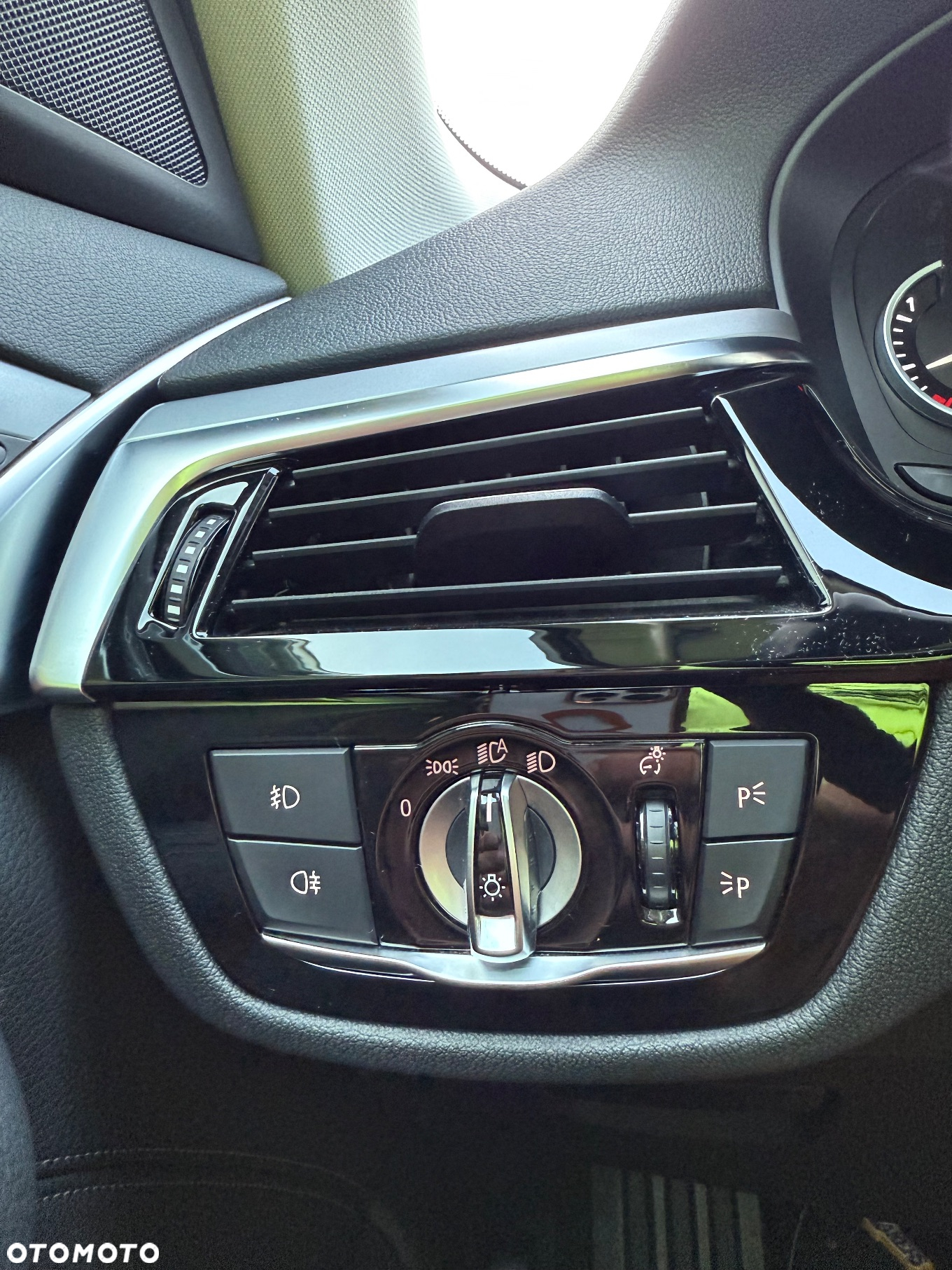 BMW Seria 5 530e sport - 35