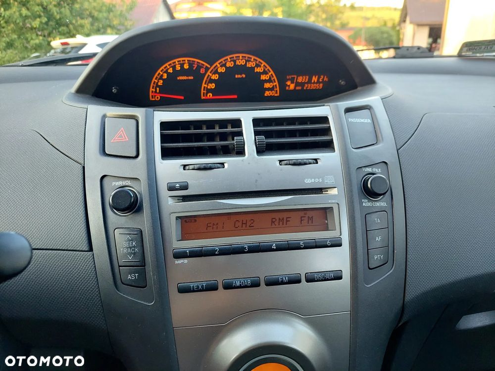 Toyota Yaris - 9