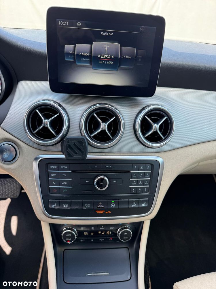 Mercedes-Benz GLA 250 7G-DCT Style - 22